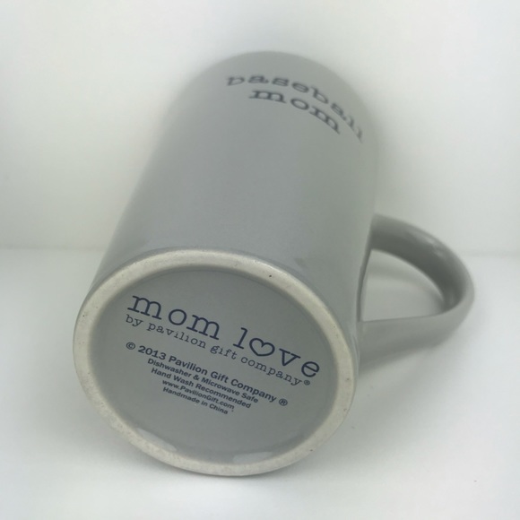 Mom love by Pavilion Gift Company “Baseball Mom” mug 18oz - Picture 6 of 6